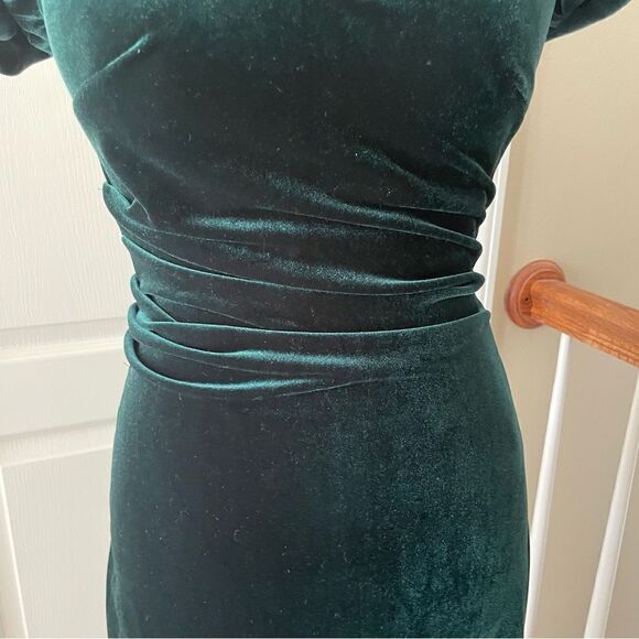 Xscape Velvet Green Dress - Picture 3 of 9